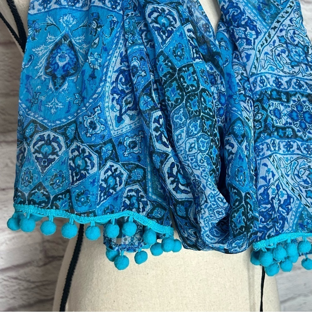 Chaser Women's Printed Pom Pom Sarong/Scarf/Shawl Blue - Picture 5 of 9